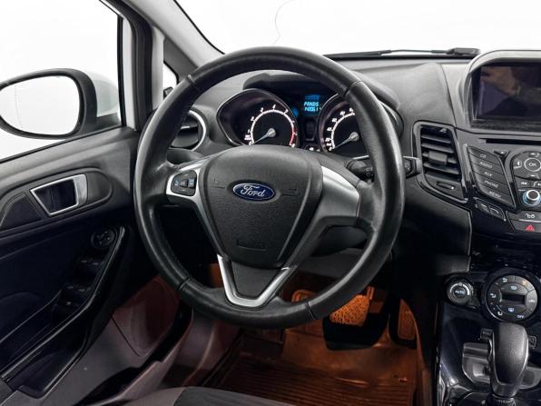 Ford Fiesta Mk6 Рестайлинг с пробегом 2016 года, цена 845 000 рублей, 142060 км, хэтчбек, Автокод Объявления