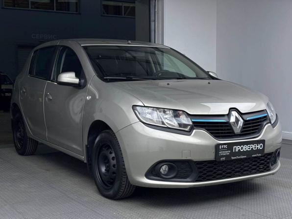 Renault Sandero II с пробегом 2015 года, цена 690 000 рублей, 89426 км, хэтчбек, Автокод Объявления