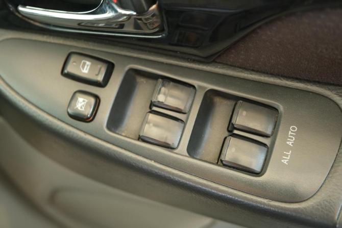 Toyota Alphard I с пробегом 2005 года, цена 1 669 000 рублей, 290000 км, минивэн, Автокод Объявления