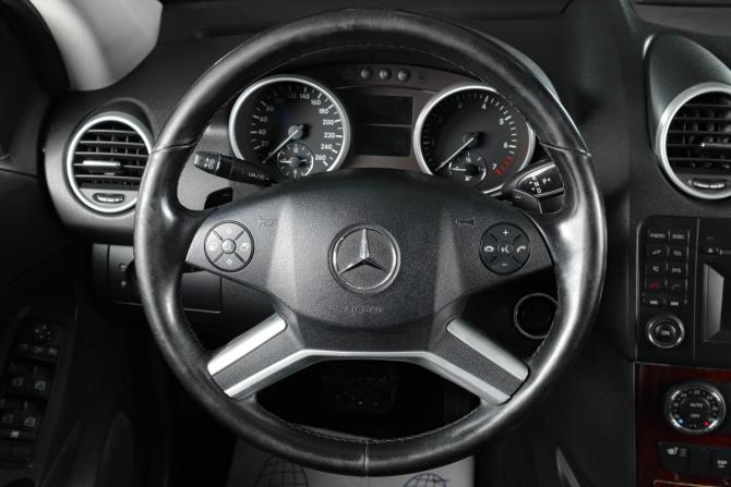 Mercedes-Benz M-Класс II (W164) Рестайлинг с пробегом 2010 года, цена 1 749 000 рублей, 165128 км, внедорожник, Автокод Объявления