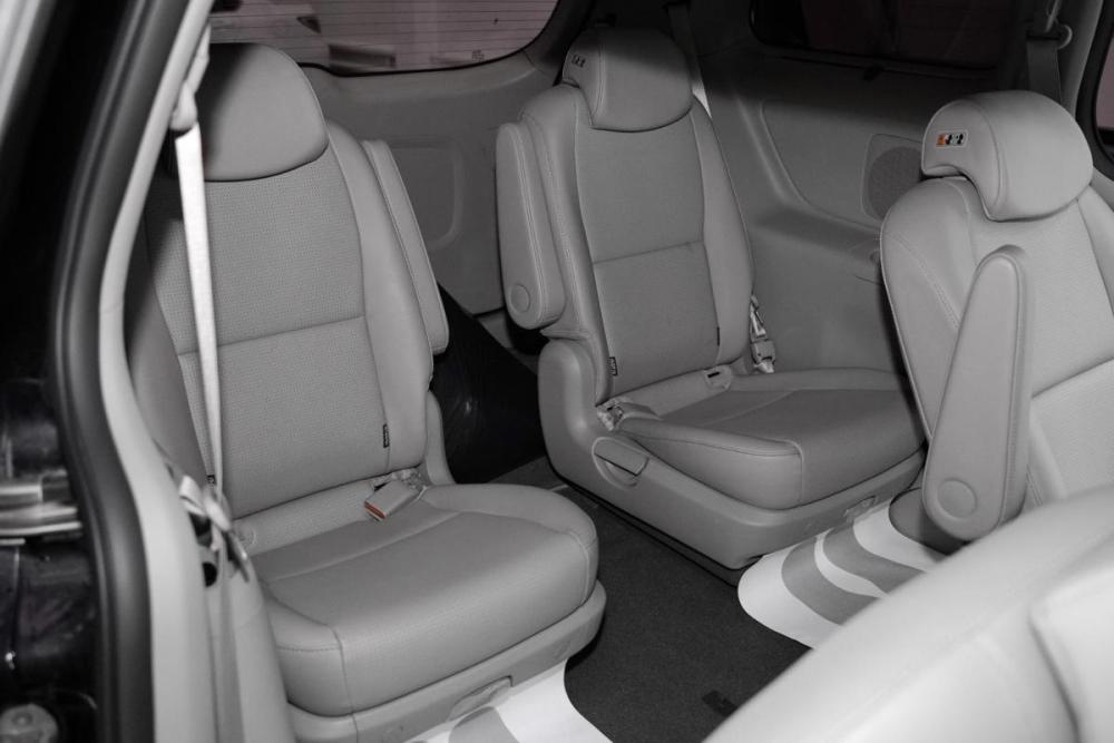 Kia Carnival III Москва  - изображение 11