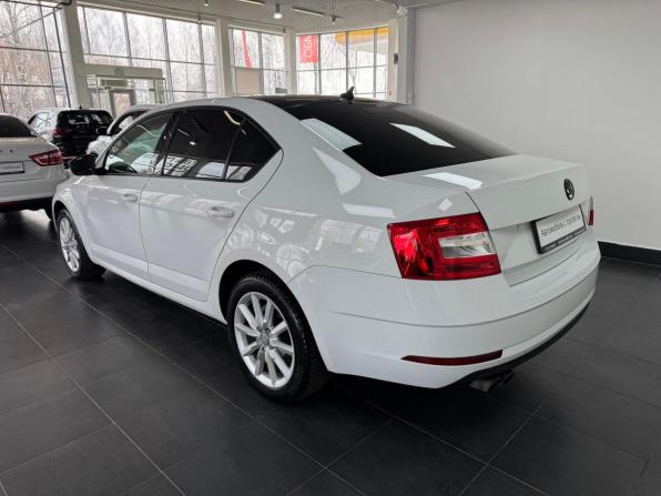 Skoda Octavia III (A7) Рестайлинг с пробегом 2018 года, цена 1 428 000 рублей, 225649 км, лифтбек, Автокод Объявления