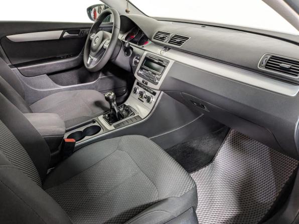 Volkswagen Passat B7 с пробегом 2011 года, цена 899 900 рублей, 301000 км, седан, Автокод Объявления