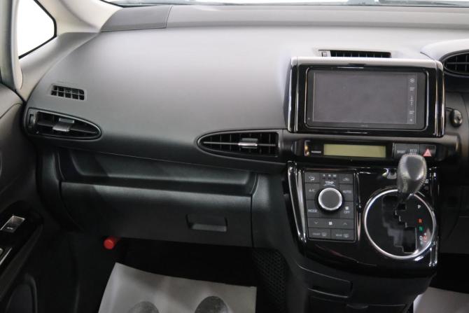 Toyota Wish II Рестайлинг с пробегом 2012 года, цена 1 469 000 рублей, 101945 км, минивэн, Автокод Объявления