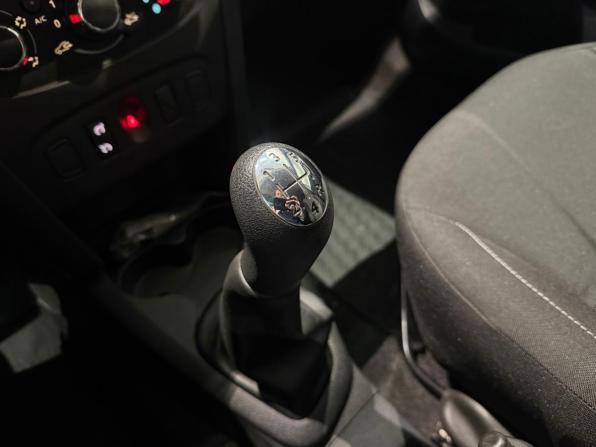 Renault Sandero II Рестайлинг с пробегом 2019 года, цена 1 330 000 рублей, 56001 км, хэтчбек, Автокод Объявления