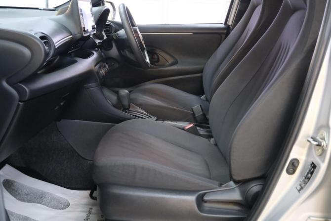 Toyota Yaris IV с пробегом 2021 года, цена 1 349 000 рублей, 82000 км, хэтчбек, Автокод Объявления