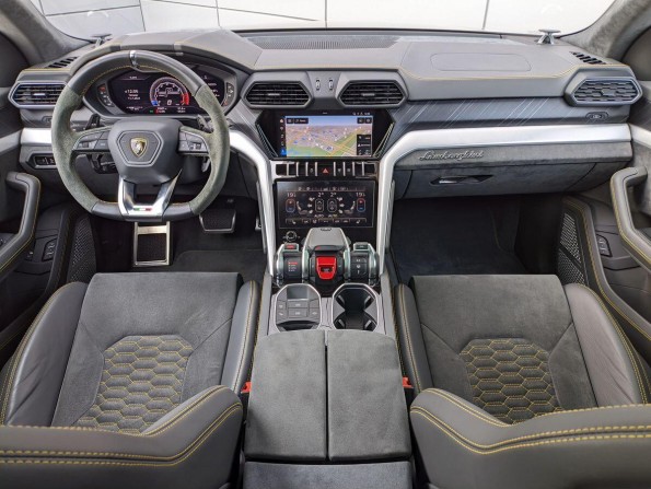 Lamborghini Urus I с пробегом 2021 года, цена 27 000 000 рублей, 35600 км, offers.body_type.unknown, Автокод Объявления