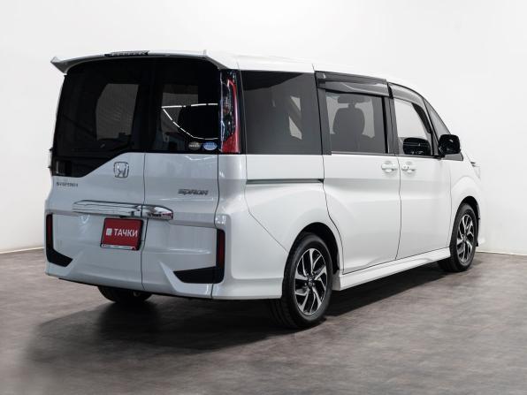 Honda Stepwgn V Рестайлинг с пробегом 2018 года, цена 2 265 000 рублей, 72910 км, минивэн, Автокод Объявления