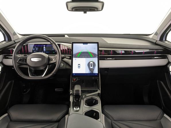 Geely Atlas II с пробегом 2023 года, цена 2 400 000 рублей, 87384 км, внедорожник, Автокод Объявления
