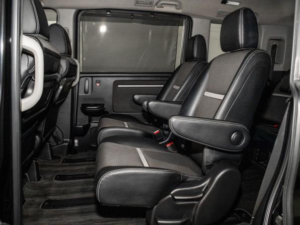 Honda Stepwgn V Рестайлинг с пробегом 2019 года, цена 2 195 000 рублей, 76109 км, минивэн, Автокод Объявления