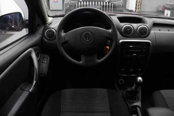 Renault Duster I с пробегом 2013 года, цена 1 050 000 рублей, 134386 км, внедорожник, Автокод Объявления