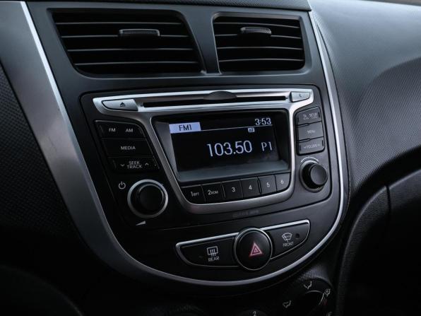 Hyundai Solaris I Рестайлинг с пробегом 2014 года, цена 859 000 рублей, 174574 км, хэтчбек, Автокод Объявления
