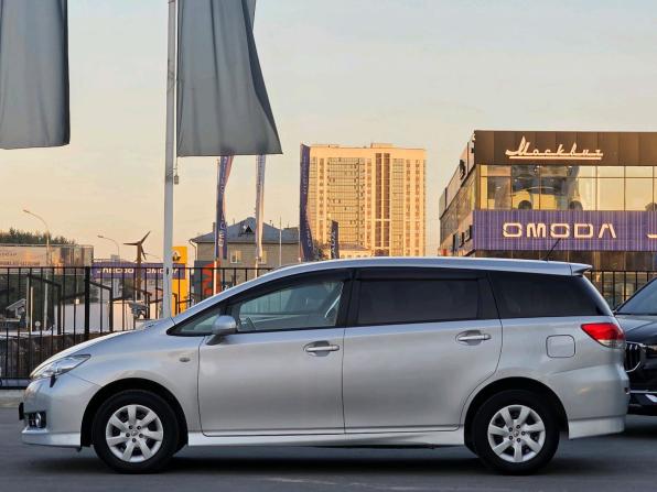 Toyota Wish II с пробегом 2010 года, цена 999 000 рублей, 267329 км, минивэн, Автокод Объявления