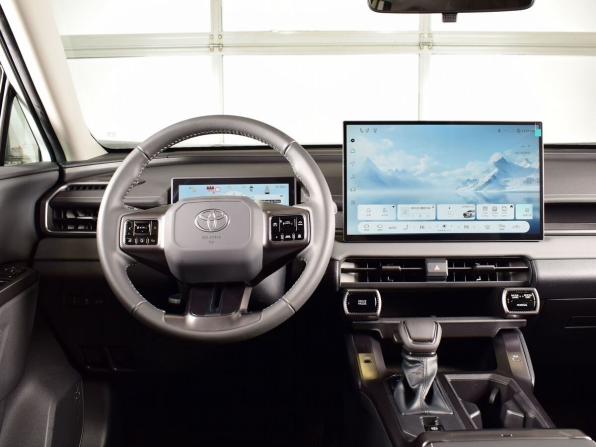 Toyota RAV4 VI (XA60) с пробегом 2025 года, цена 3 999 995 рублей, 40 км, внедорожник, Автокод Объявления