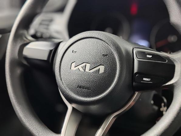 Kia Rio IV Рестайлинг с пробегом 2022 года, цена 1 649 000 рублей, 69210 км, седан, Автокод Объявления