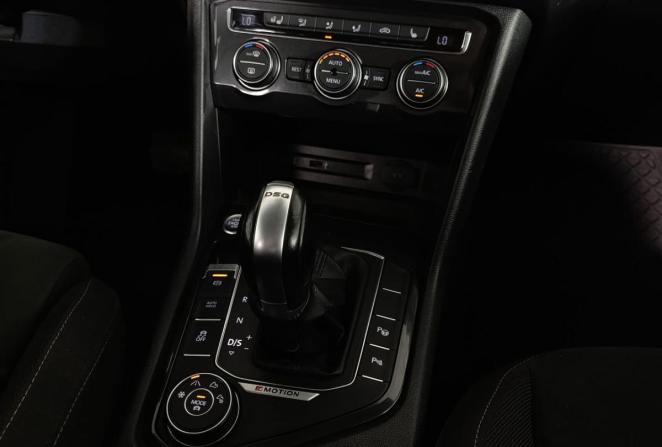 Volkswagen Tiguan II с пробегом 2017 года, цена 2 390 000 рублей, 240582 км, внедорожник, Автокод Объявления