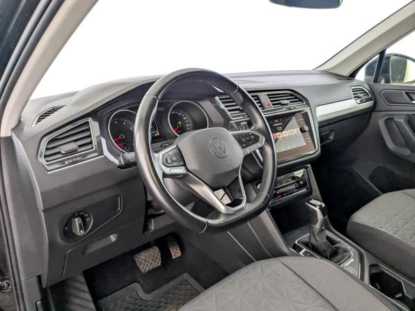 Volkswagen Tiguan II Рестайлинг с пробегом 2021 года, цена 3 150 000 рублей, 72227 км, внедорожник, Автокод Объявления