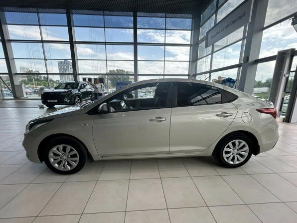 Hyundai Solaris II с пробегом 2018 года, цена 1 295 000 рублей, 80432 км, седан, Автокод Объявления