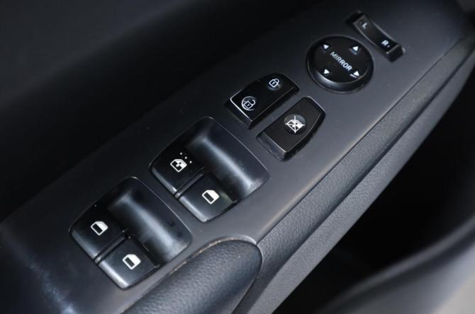 Hyundai Solaris II Рестайлинг с пробегом 2021 года, цена 1 369 000 рублей, 161000 км, седан, Автокод Объявления