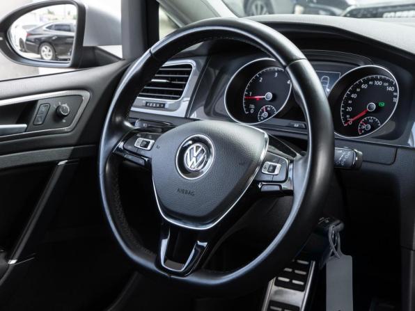 Volkswagen Golf VII Рестайлинг с пробегом 2020 года, цена 2 549 000 рублей, 215221 км, универсал, Автокод Объявления