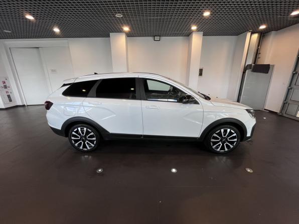 Lada (ВАЗ) Vesta I Рестайлинг (NG) с пробегом 2024 года, цена 1 497 000 рублей, 29346 км, универсал, Автокод Объявления