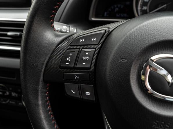 Mazda Axela III Рестайлинг с пробегом 2016 года, цена 1 400 000 рублей, 62328 км, хэтчбек, Автокод Объявления