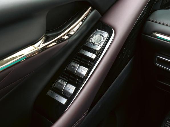 GAC M8 с пробегом 2024 года, цена 4 690 000 рублей, 891 км, минивэн, Автокод Объявления