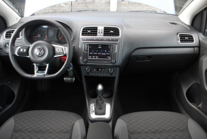 Volkswagen Polo V Рестайлинг с пробегом 2018 года, цена 1 360 000 рублей, 96605 км, седан, Автокод Объявления
