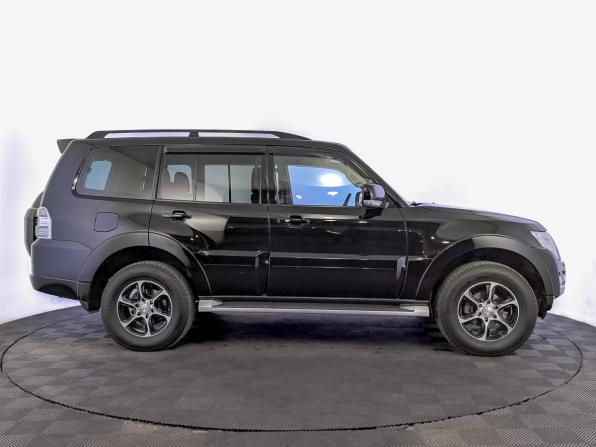 Mitsubishi Pajero IV Рестайлинг 2 с пробегом 2018 года, цена 3 330 000 рублей, 73136 км, внедорожник, Автокод Объявления