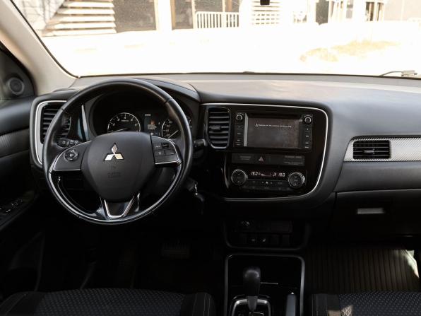 Mitsubishi Outlander III Рестайлинг 2 с пробегом 2018 года, цена 1 794 000 рублей, 180870 км, внедорожник, Автокод Объявления