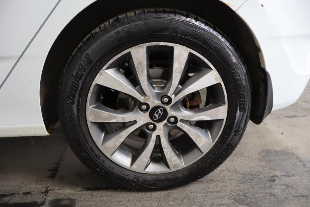 Hyundai Solaris I Санкт-Петербург  - изображение 16