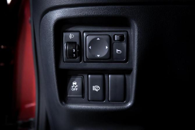 Nissan Juke I с пробегом 2012 года, цена 1 190 000 рублей, 125254 км, внедорожник, Автокод Объявления