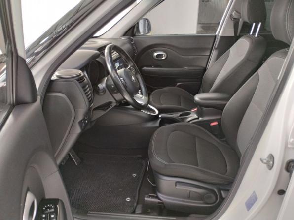 Kia Soul II Рестайлинг с пробегом 2017 года, цена 1 610 000 рублей, 74127 км, хэтчбек, Автокод Объявления