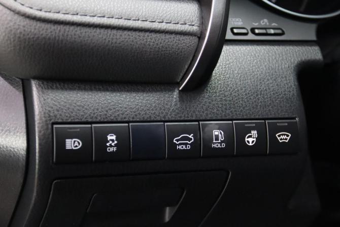 Toyota Camry VIII (XV70) Рестайлинг с пробегом 2021 года, цена 3 295 950 рублей, 80120 км, седан, Автокод Объявления