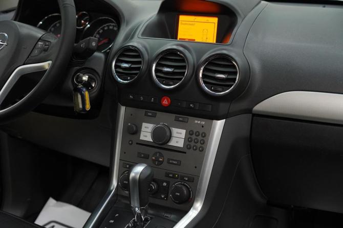 Opel Antara I Рестайлинг с пробегом 2013 года, цена 1 149 000 рублей, 135000 км, внедорожник, Автокод Объявления
