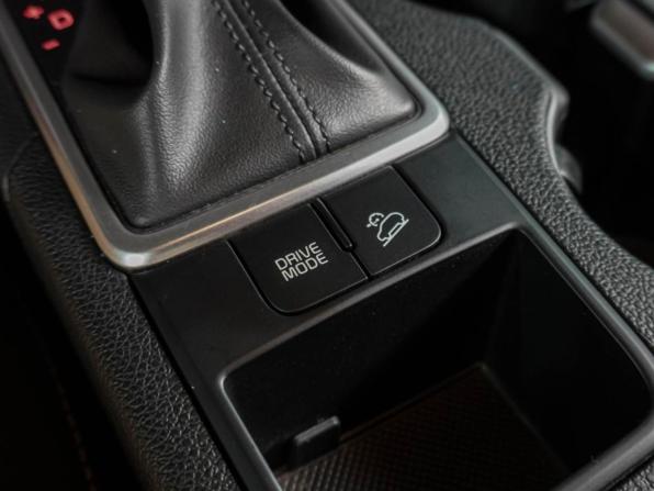 Kia Sportage IV Рестайлинг с пробегом 2018 года, цена 2 399 000 рублей, 23390 км, внедорожник, Автокод Объявления