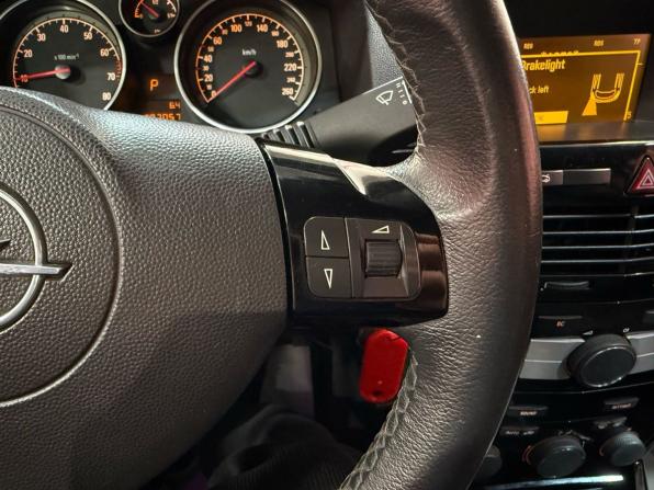 Opel Astra H Рестайлинг с пробегом 2010 года, цена 599 000 рублей, 207057 км, седан, Автокод Объявления