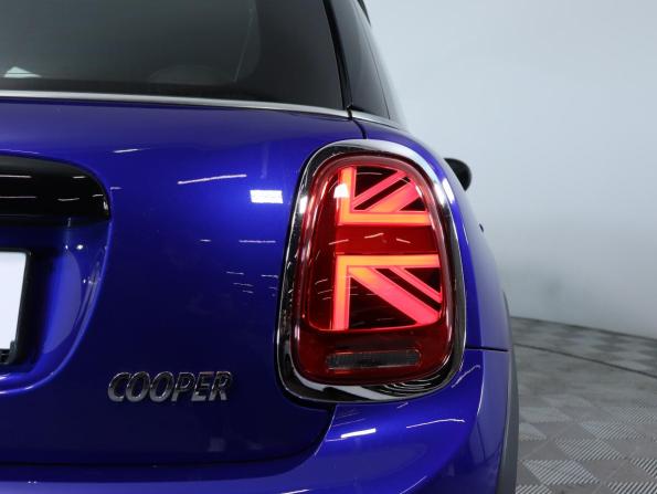 Mini Hatch III (F55/F56) Рестайлинг с пробегом 2019 года, цена 1 947 800 рублей, 50000 км, хэтчбек, Автокод Объявления