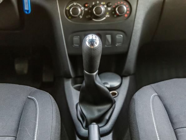 Renault Sandero II с пробегом 2015 года, цена 848 000 рублей, 174817 км, хэтчбек, Автокод Объявления