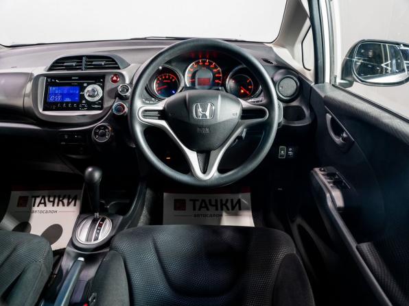 Honda Fit II с пробегом 2012 года, цена 980 000 рублей, 101285 км, хэтчбек, Автокод Объявления
