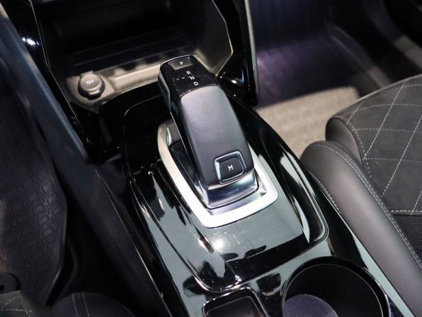 Peugeot 2008 II с пробегом 2020 года, цена 2 100 000 рублей, 87112 км, внедорожник, Автокод Объявления