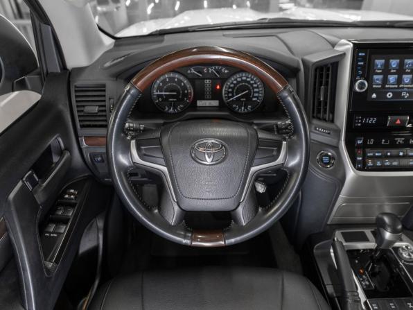 Toyota Land Cruiser 200 Series Рестайлинг 2 с пробегом 2017 года, цена 5 700 000 рублей, 112625 км, внедорожник, Автокод Объявления