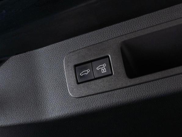 Toyota Land Cruiser 300 Series с пробегом 2021 года, цена 11 239 000 рублей, 48039 км, внедорожник, Автокод Объявления