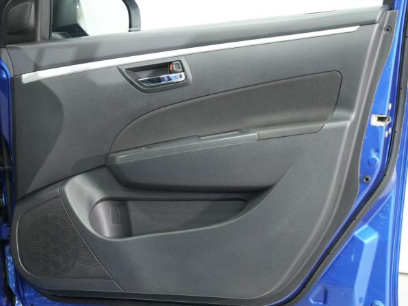 Suzuki Swift IV с пробегом 2011 года, цена 870 000 рублей, 79241 км, хэтчбек, Автокод Объявления
