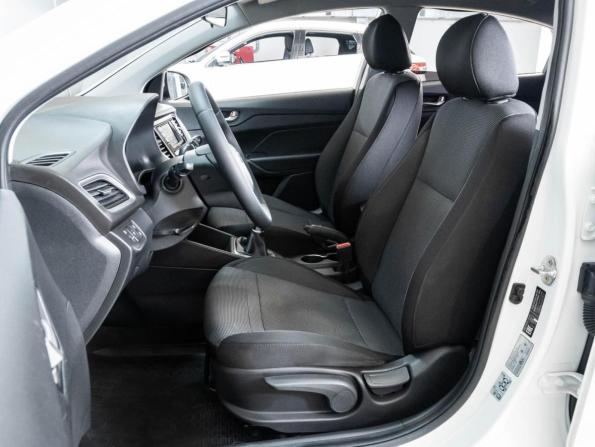 Hyundai Solaris II с пробегом 2017 года, цена 1 355 000 рублей, 78345 км, седан, Автокод Объявления