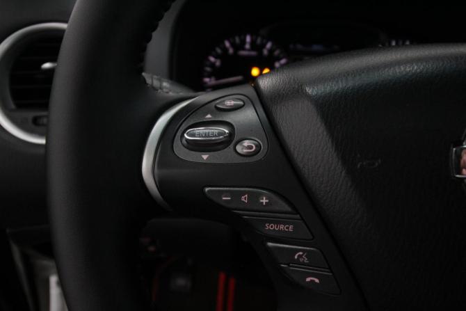 Nissan Pathfinder IV с пробегом 2015 года, цена 1 900 000 рублей, 162090 км, внедорожник, Автокод Объявления