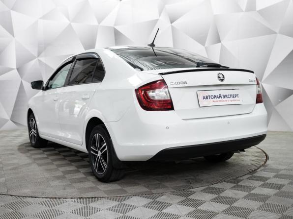 Skoda Rapid I Рестайлинг с пробегом 2018 года, цена 898 000 рублей, 222000 км, лифтбек, Автокод Объявления