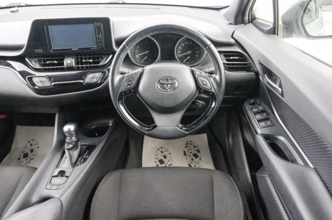 Toyota C-HR I с пробегом 2017 года, цена 1 869 000 рублей, 73000 км, внедорожник, Автокод Объявления