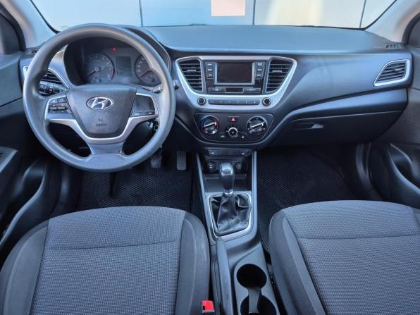 Hyundai Solaris II с пробегом 2017 года, цена 830 000 рублей, 97415 км, седан, Автокод Объявления