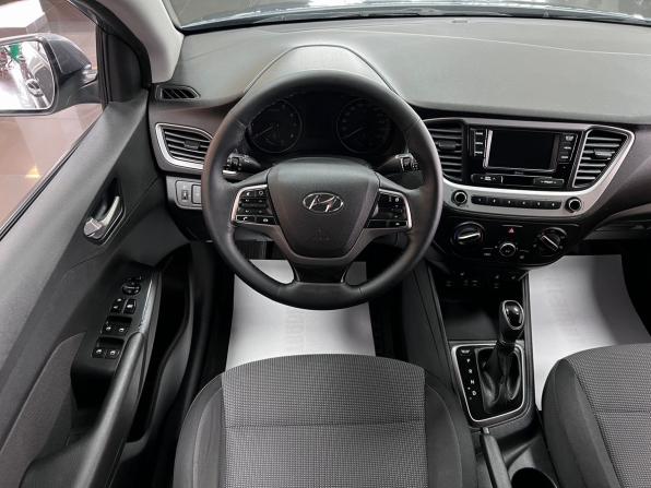 Hyundai Solaris II с пробегом 2017 года, цена 1 345 000 рублей, 119026 км, седан, Автокод Объявления